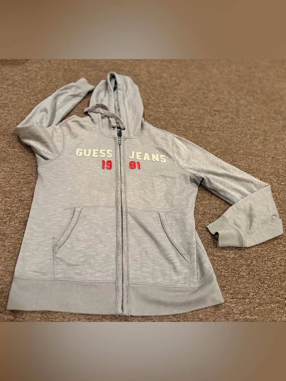 EUC Men's S Guess Light Gray Zip Hoodie sweatshirt Red 1981 Accent